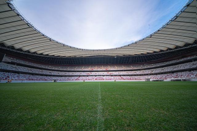 9体育-城市新地标! 可容纳6万余人的西安国际足球中心正式亮相