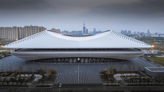 9体育-城市新地标! 可容纳6万余人的西安国际足球中心正式亮相