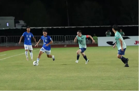 9体育-江苏扬州:绿茵逐梦 “扬超” 来了!