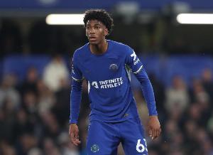 9体育-记者：拜仁考虑先租后买阿奇姆彭，切尔西不愿出售球员