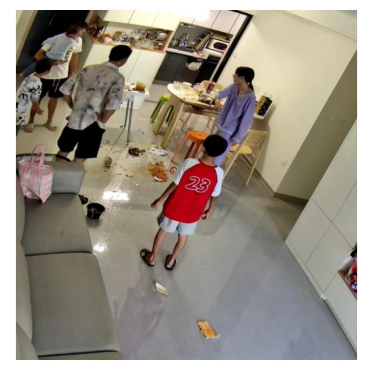 鸡蛋事件掀桌后续!女子被丈夫暴打,离婚要女儿,已回广东找工作