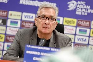 九游体育app-孙继海谈国足:中场菱形站位值得商榷,不太适合国脚发挥出水平