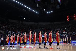 余嘉豪:这届亚洲杯男篮私交很好&很团结 12个人都明白自己的定位