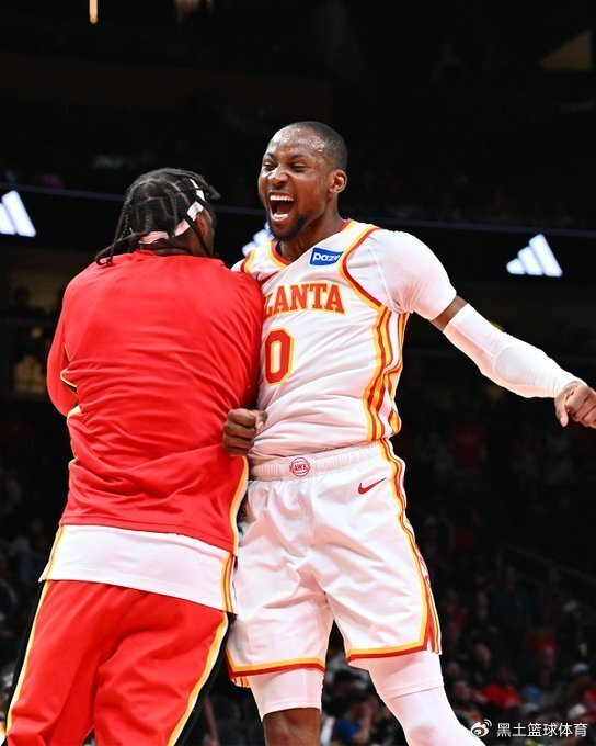 9体育-隔扣杨瀚森！库明加三战轰64+23太炸裂 老鹰全场高呼谢谢勇士队|开拓者|乔纳森·库明加|亚特兰大老鹰队|波特兰开拓者队|NBA常规赛_新浪体育_新浪新闻