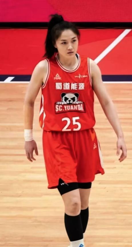 九游体育官网-光漂亮有啥用？4战15中4，失误多于进球数，球迷：咋进的国家队？